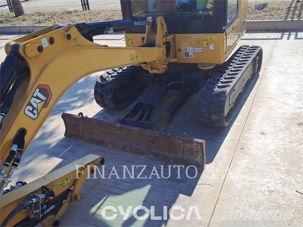 CAT 301.8 대형 굴삭기 29톤 이상