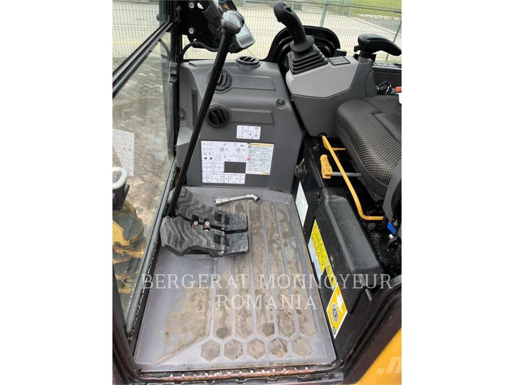 CAT 301.8-05 대형 굴삭기 29톤 이상