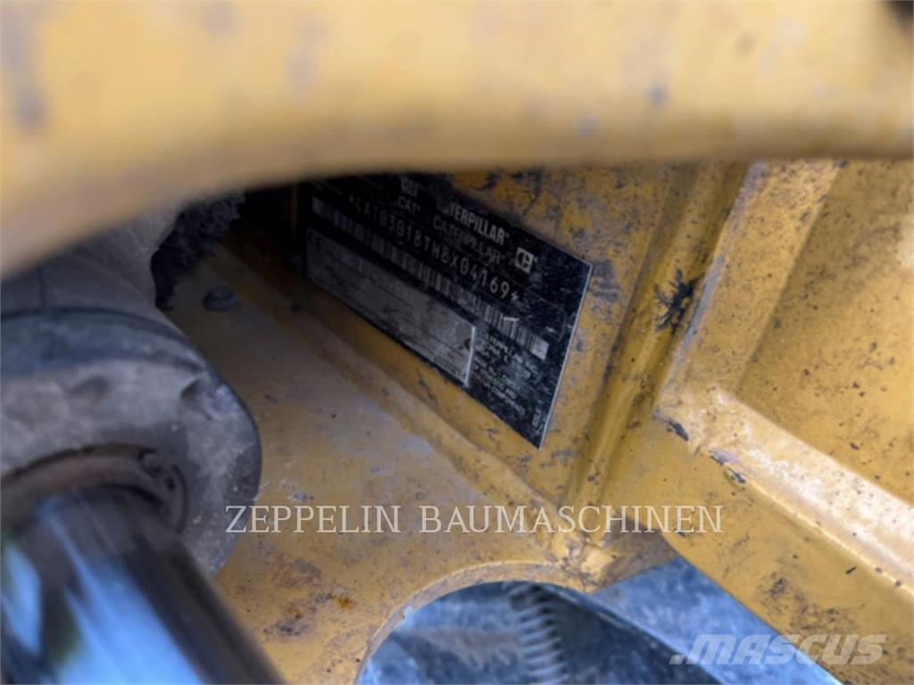 CAT 301.8-05A 대형 굴삭기 29톤 이상