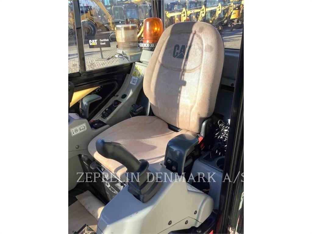 CAT 302.5C 대형 굴삭기 29톤 이상