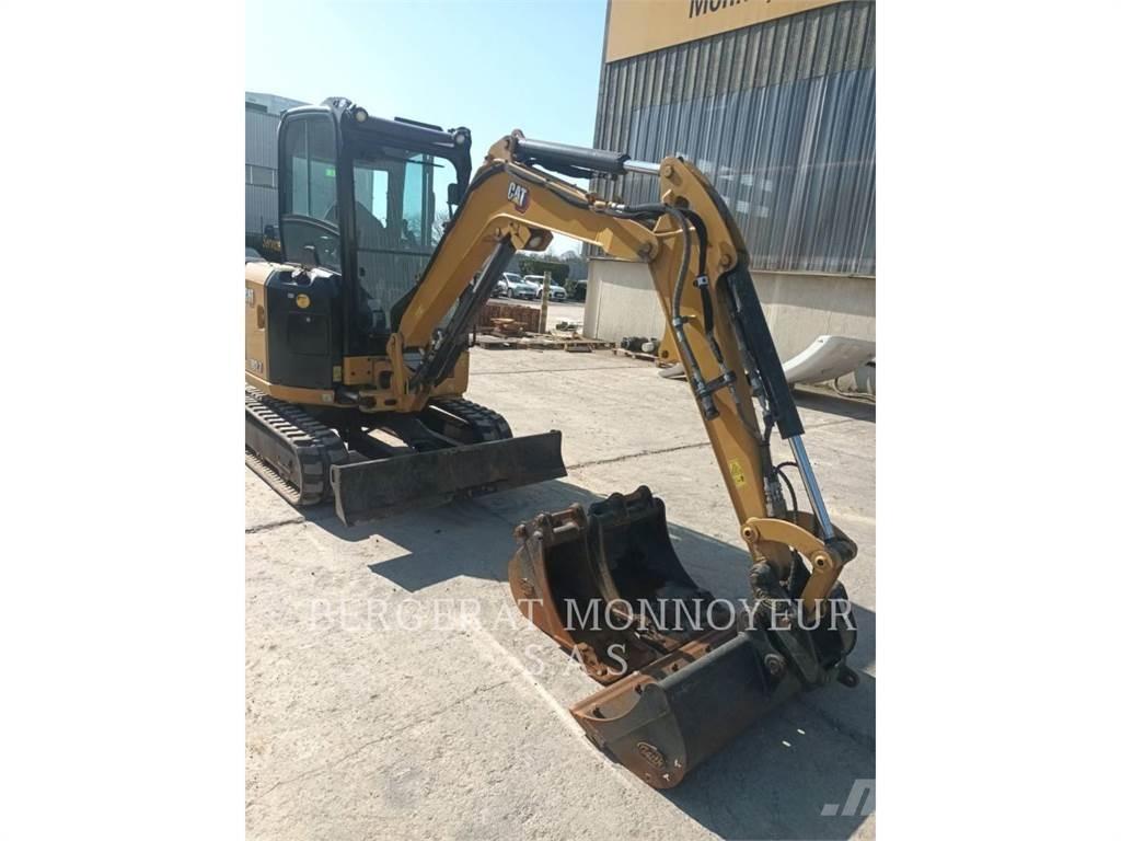 CAT 302.7 대형 굴삭기 29톤 이상