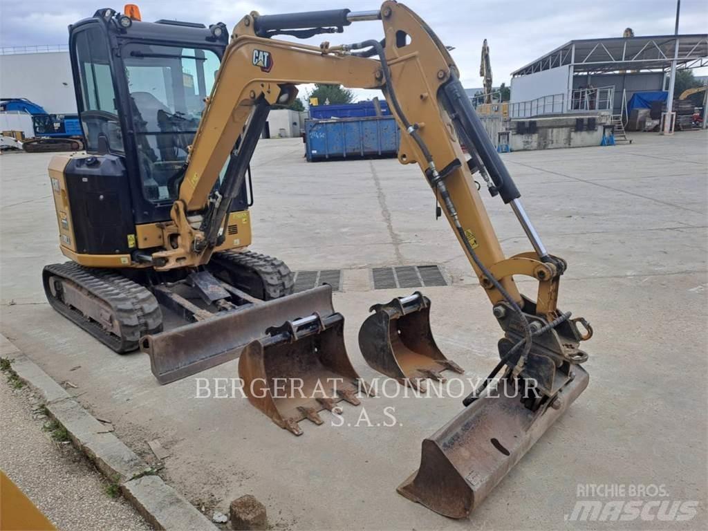 CAT 302.7 대형 굴삭기 29톤 이상
