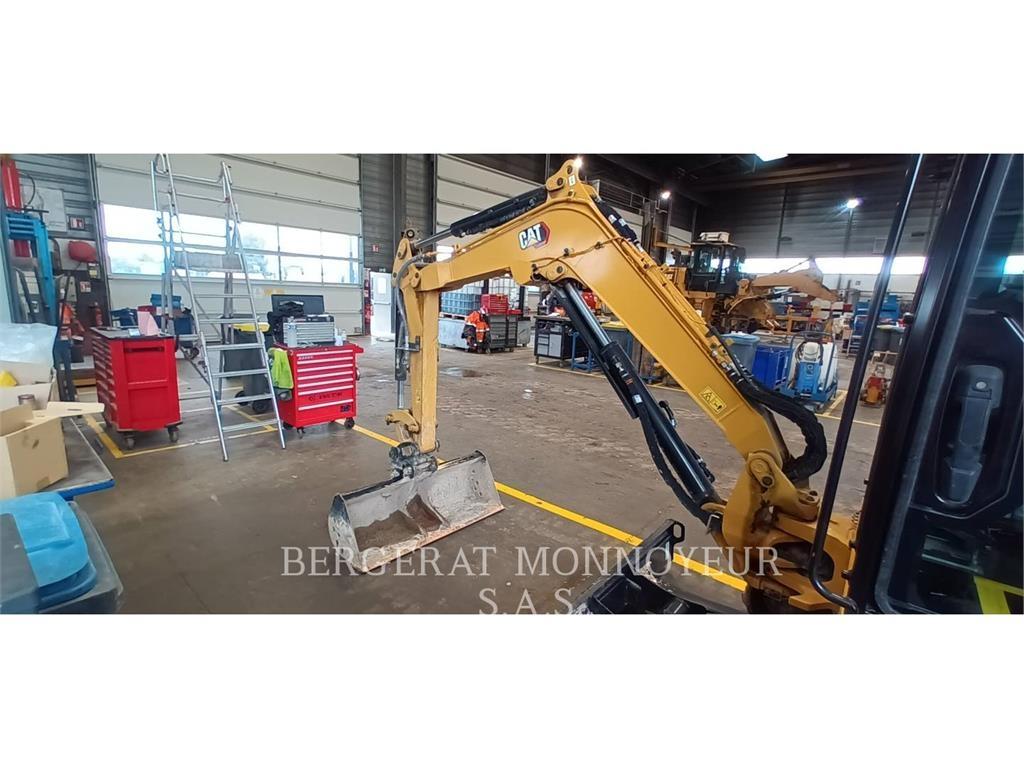 CAT 302.7 대형 굴삭기 29톤 이상