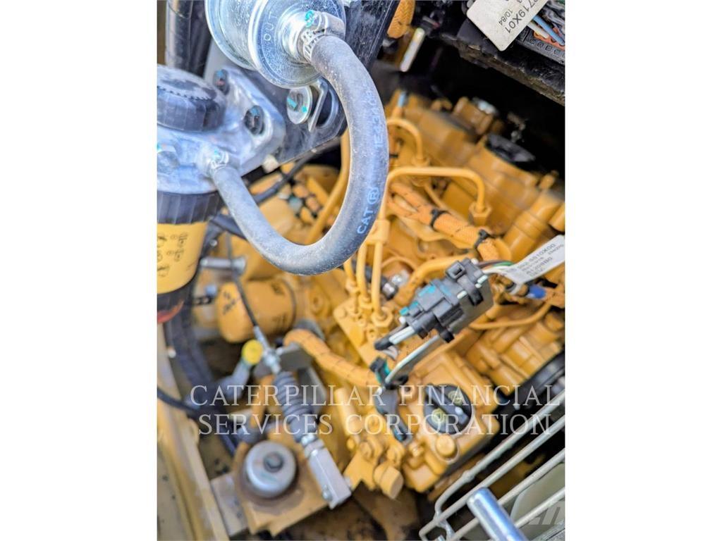 CAT 302.707CR 대형 굴삭기 29톤 이상