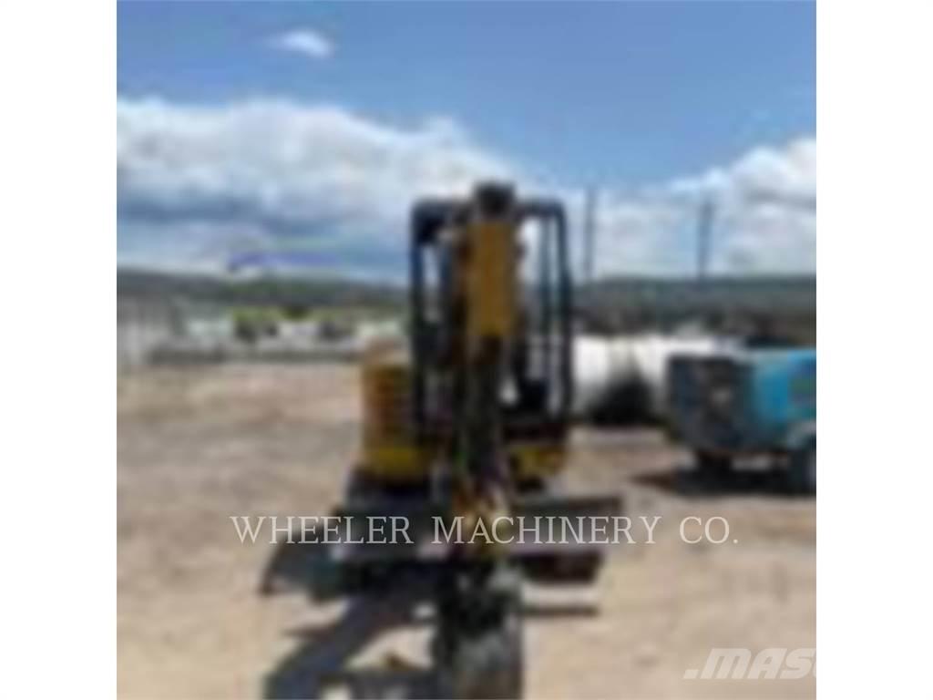 CAT 302.7DC1TH 대형 굴삭기 29톤 이상