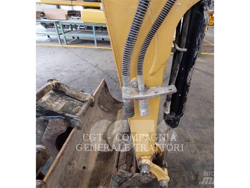 CAT 302.7DCR 대형 굴삭기 29톤 이상