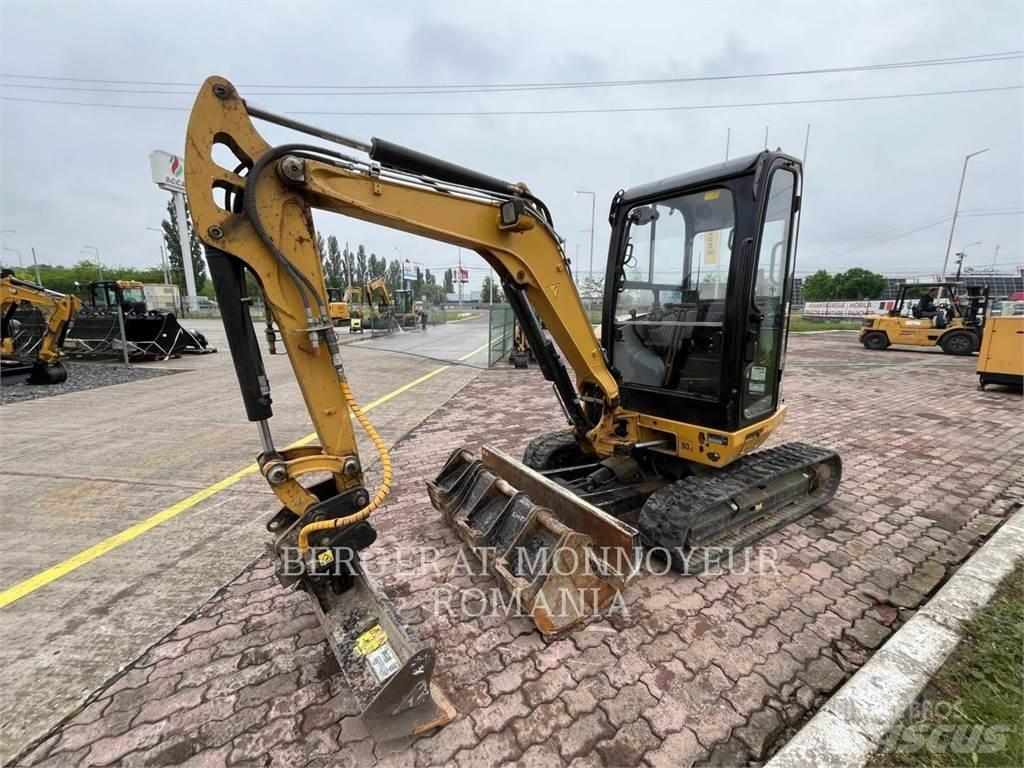 CAT 302.7DCR 대형 굴삭기 29톤 이상