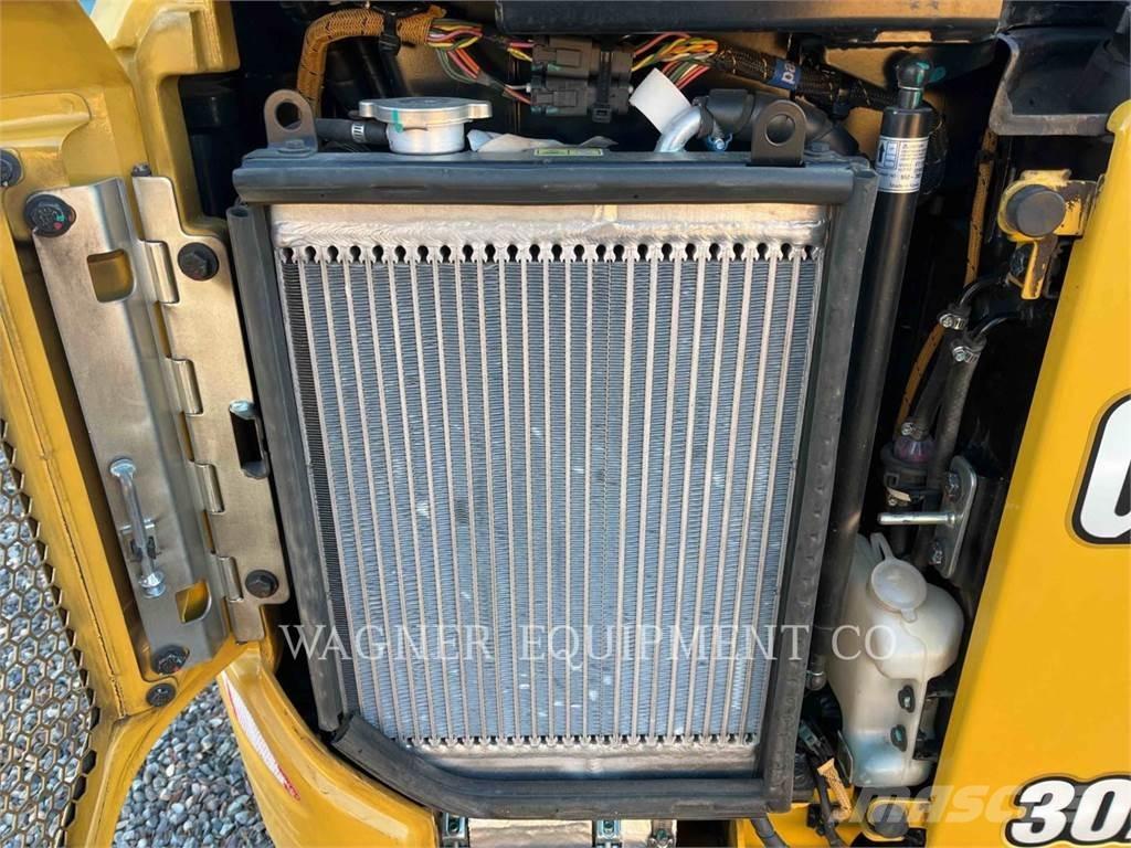 CAT 302 CR THB 대형 굴삭기 29톤 이상