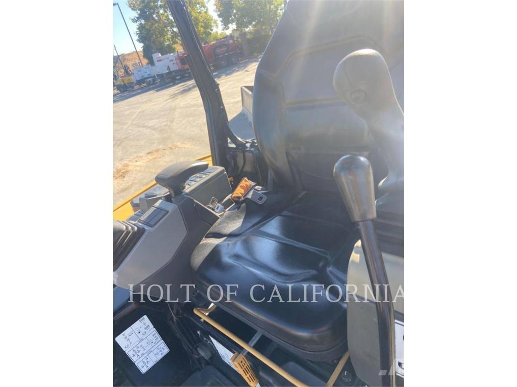 CAT 303.5 대형 굴삭기 29톤 이상