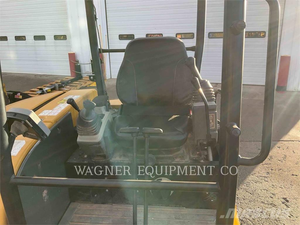 CAT 303.5E2 대형 굴삭기 29톤 이상