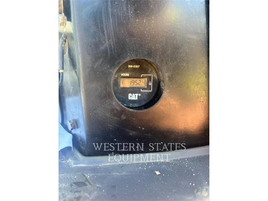 CAT 303.5E2 대형 굴삭기 29톤 이상