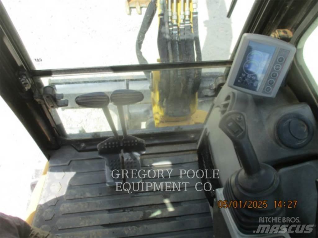 CAT 303.5E2CR 대형 굴삭기 29톤 이상