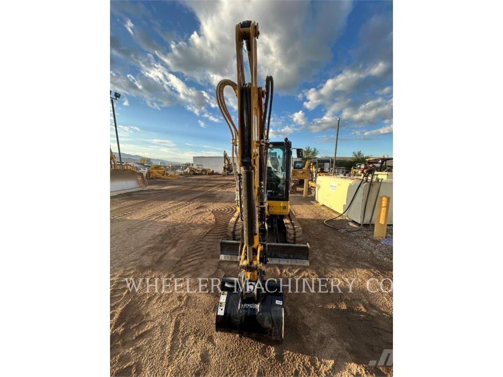 CAT 304 C3 TH 대형 굴삭기 29톤 이상