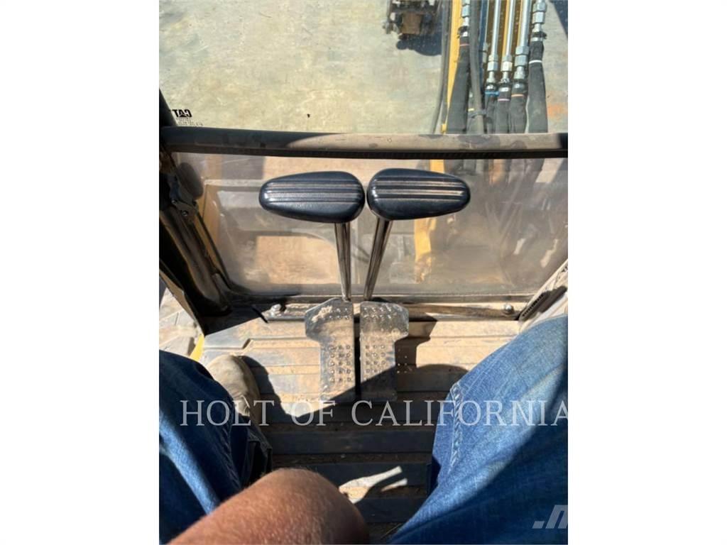 CAT 304E2 대형 굴삭기 29톤 이상