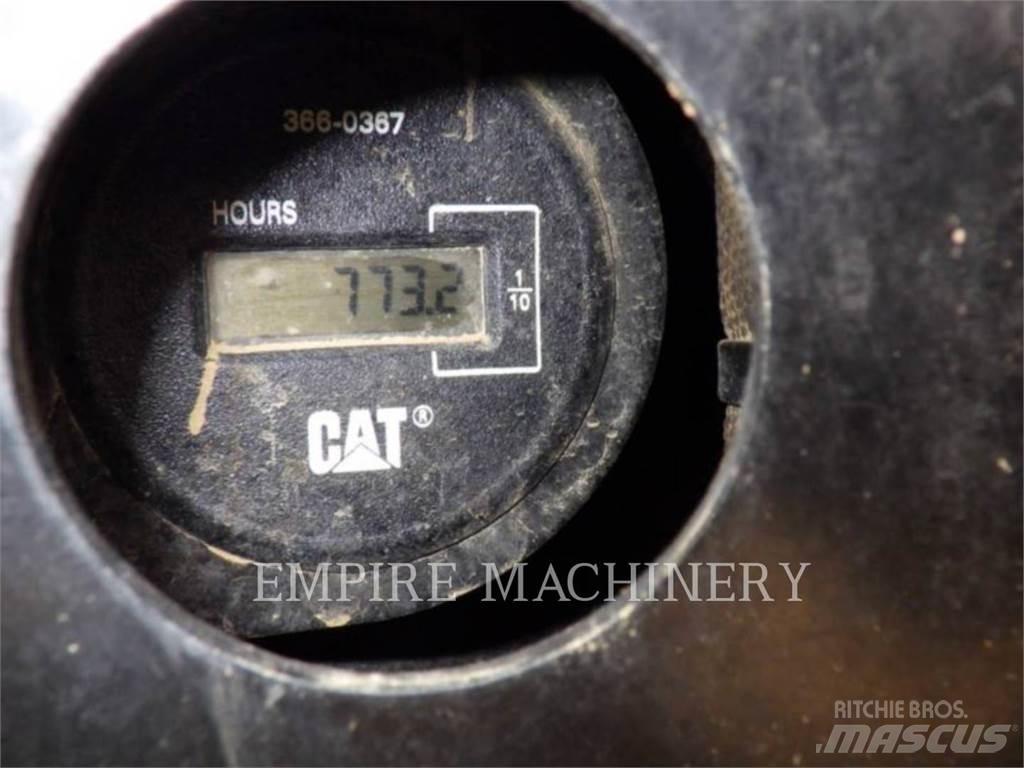 CAT 304E2 대형 굴삭기 29톤 이상