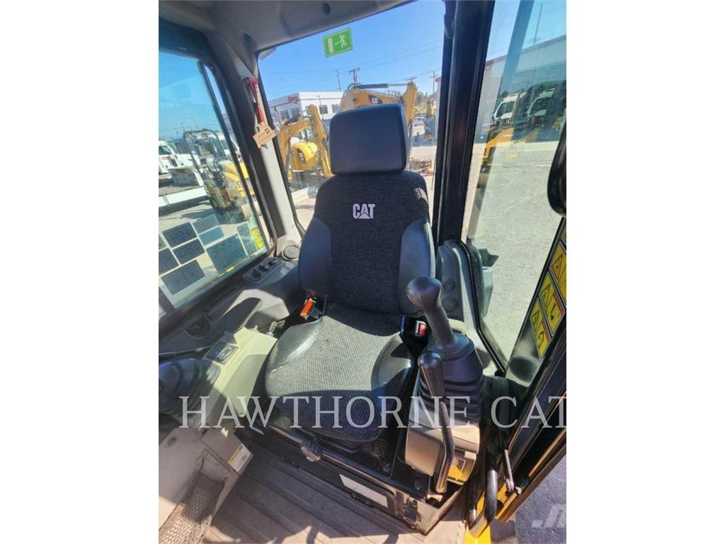 CAT 304E2 CAB 대형 굴삭기 29톤 이상