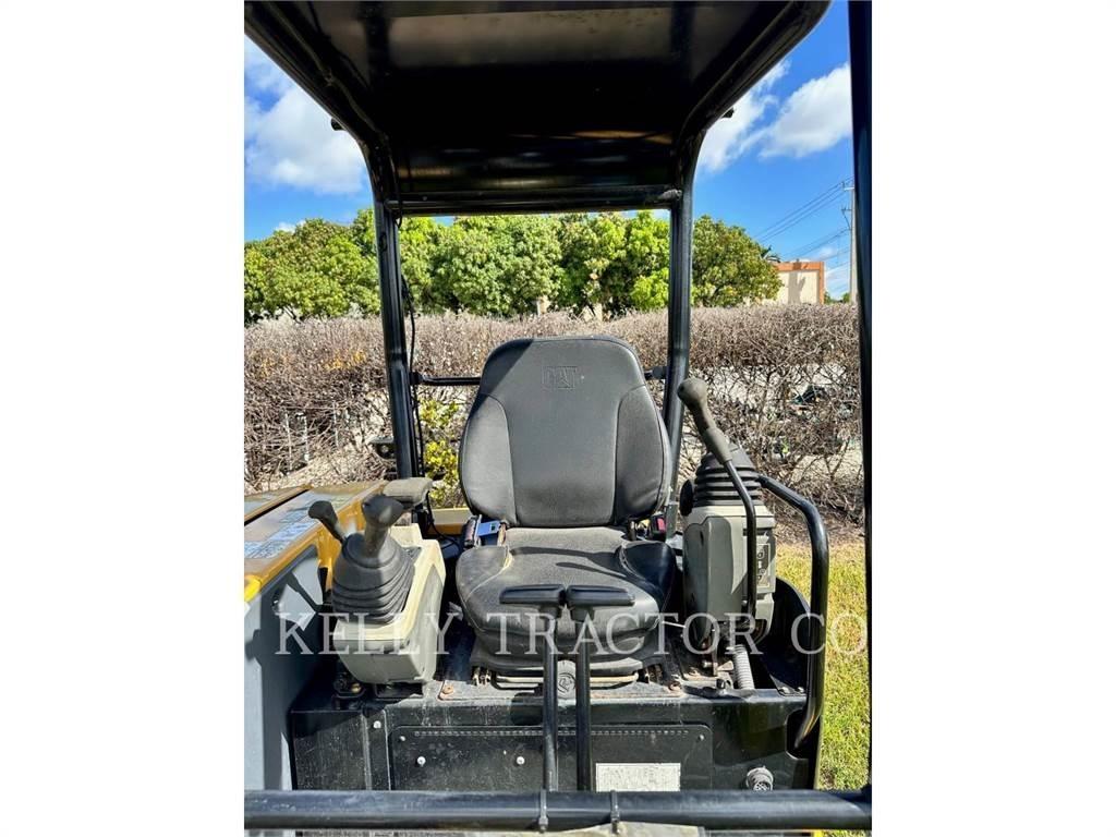 CAT 304E2CR 대형 굴삭기 29톤 이상