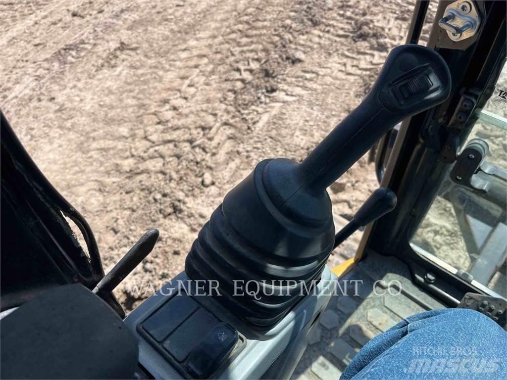 CAT 304E2CR 대형 굴삭기 29톤 이상