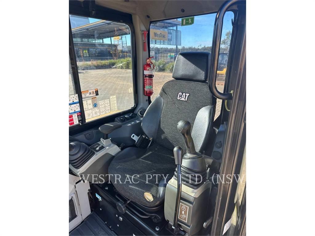 CAT 304E2CR 대형 굴삭기 29톤 이상