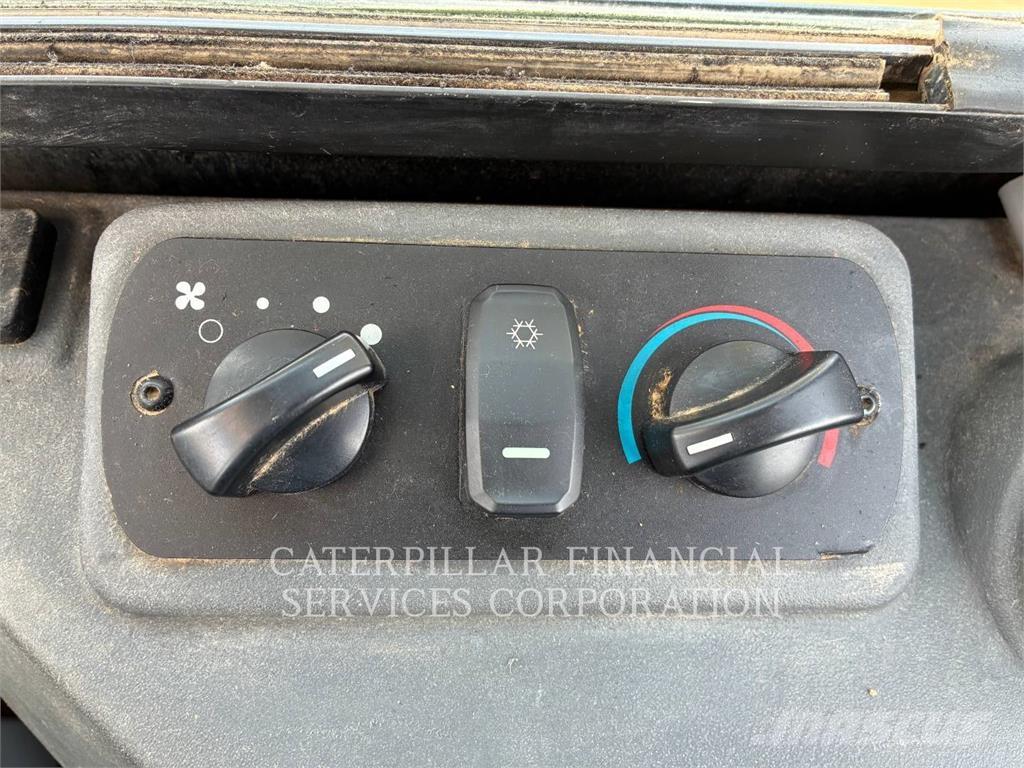 CAT 304E2CR 대형 굴삭기 29톤 이상