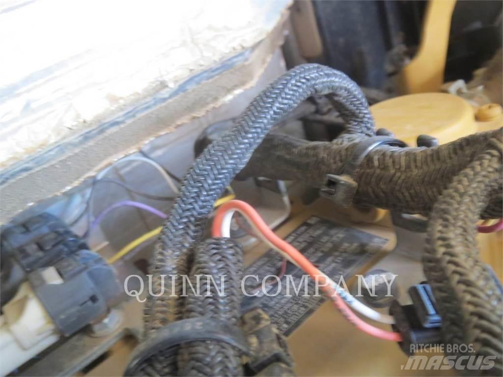 CAT 305.5E2 대형 굴삭기 29톤 이상