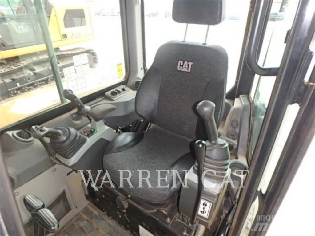 CAT 305.5E2 HT 대형 굴삭기 29톤 이상