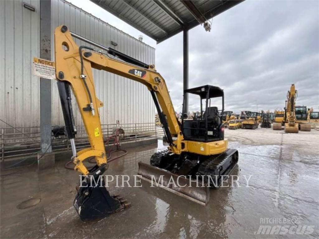 CAT 305.5E2 OR 대형 굴삭기 29톤 이상