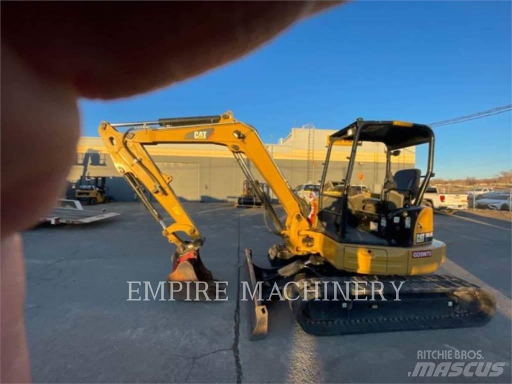 CAT 305.5E2 OR 대형 굴삭기 29톤 이상