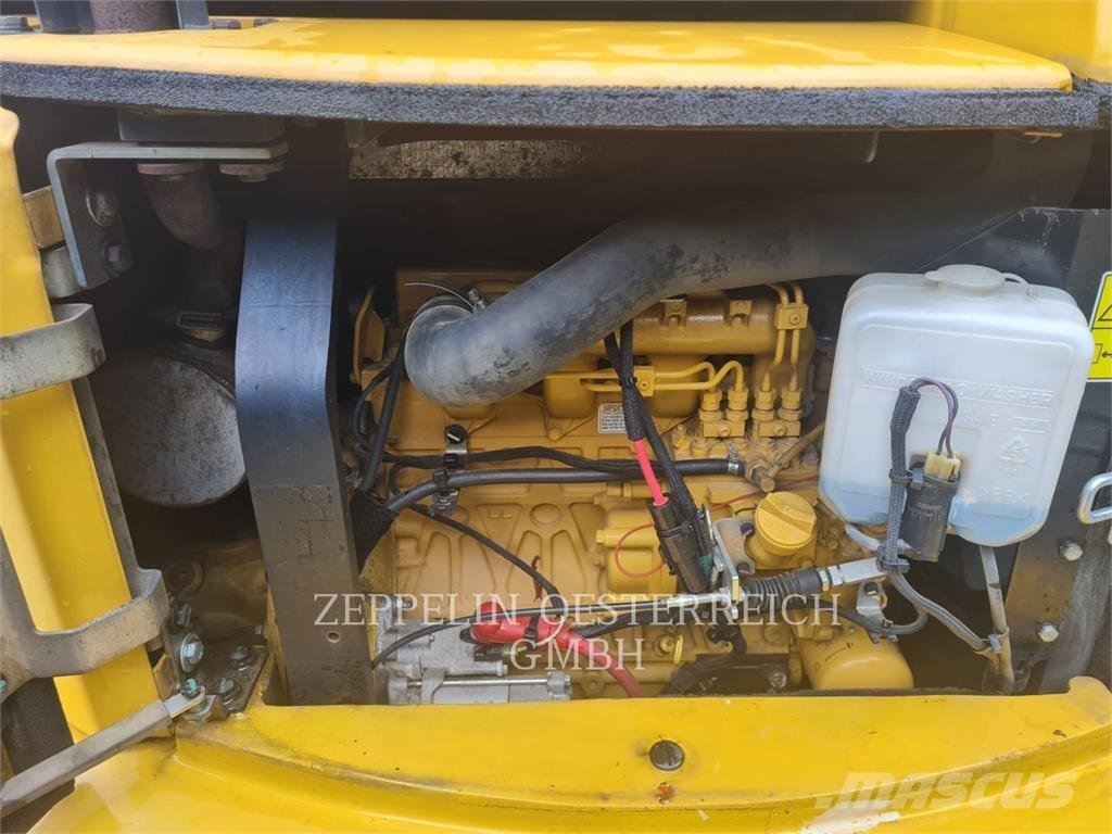 CAT 305.5E2CR 대형 굴삭기 29톤 이상
