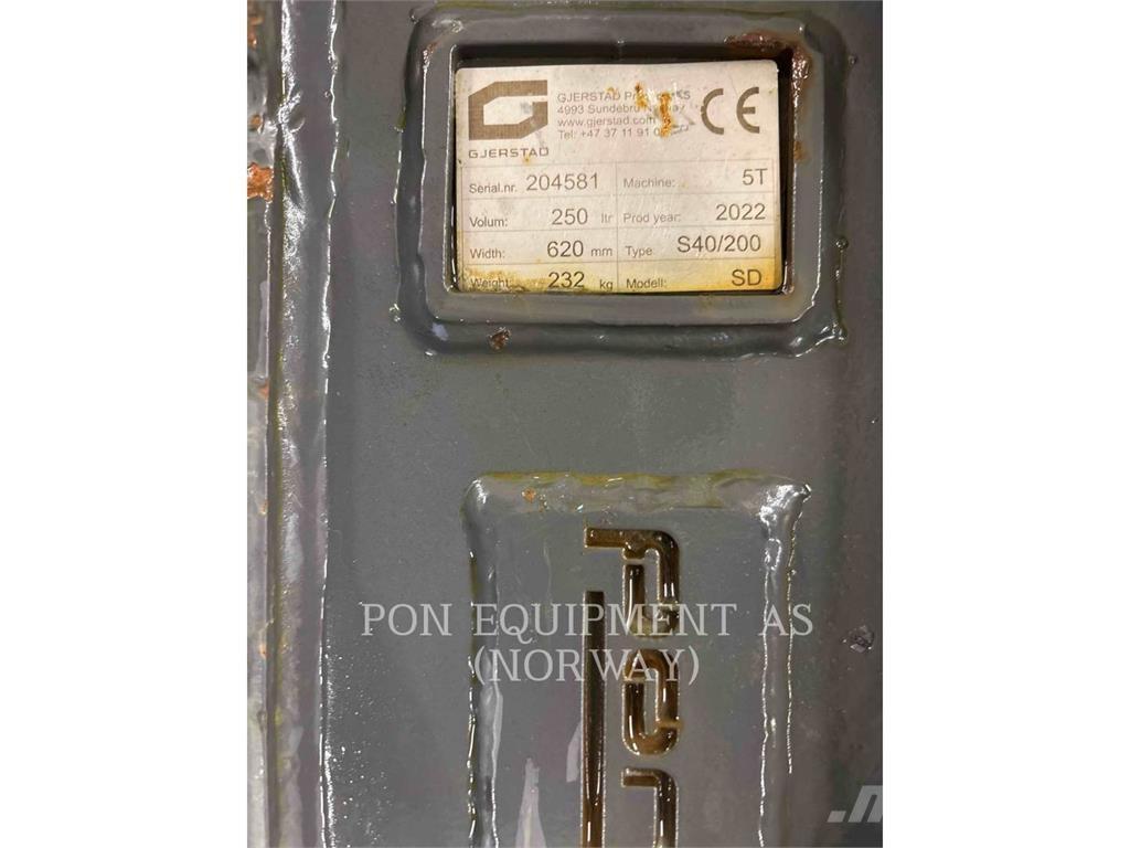 CAT 30507CR 대형 굴삭기 29톤 이상