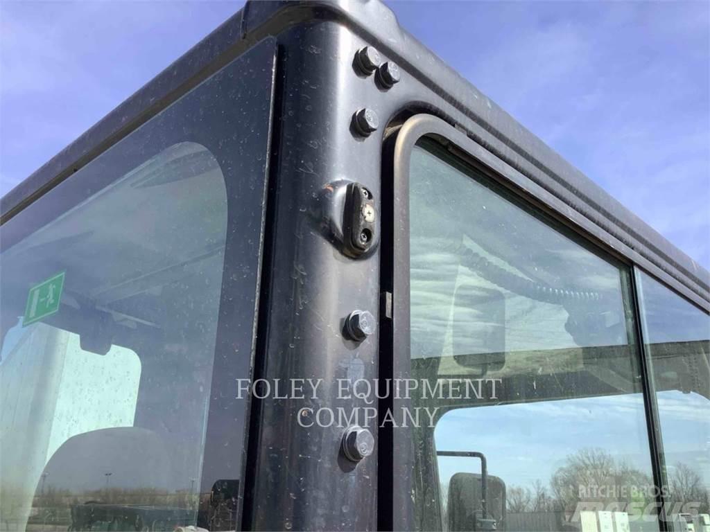 CAT 305ECR 대형 굴삭기 29톤 이상
