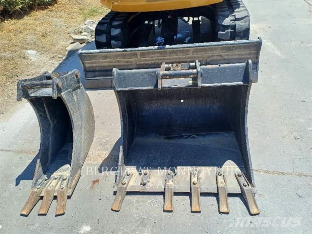 CAT 306 CR 대형 굴삭기 29톤 이상
