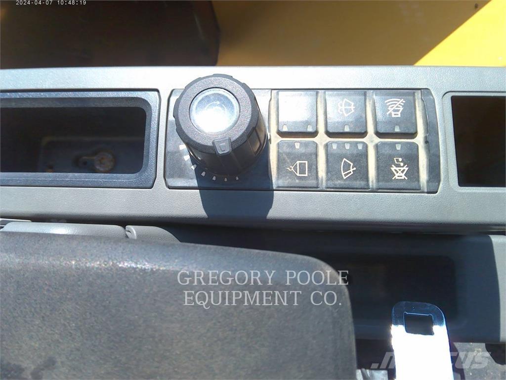 CAT 30607CR 대형 굴삭기 29톤 이상