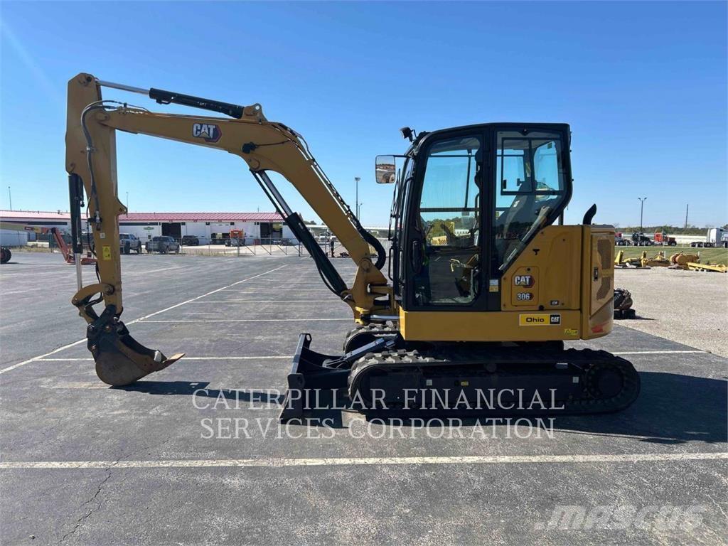 CAT 30607CR 대형 굴삭기 29톤 이상