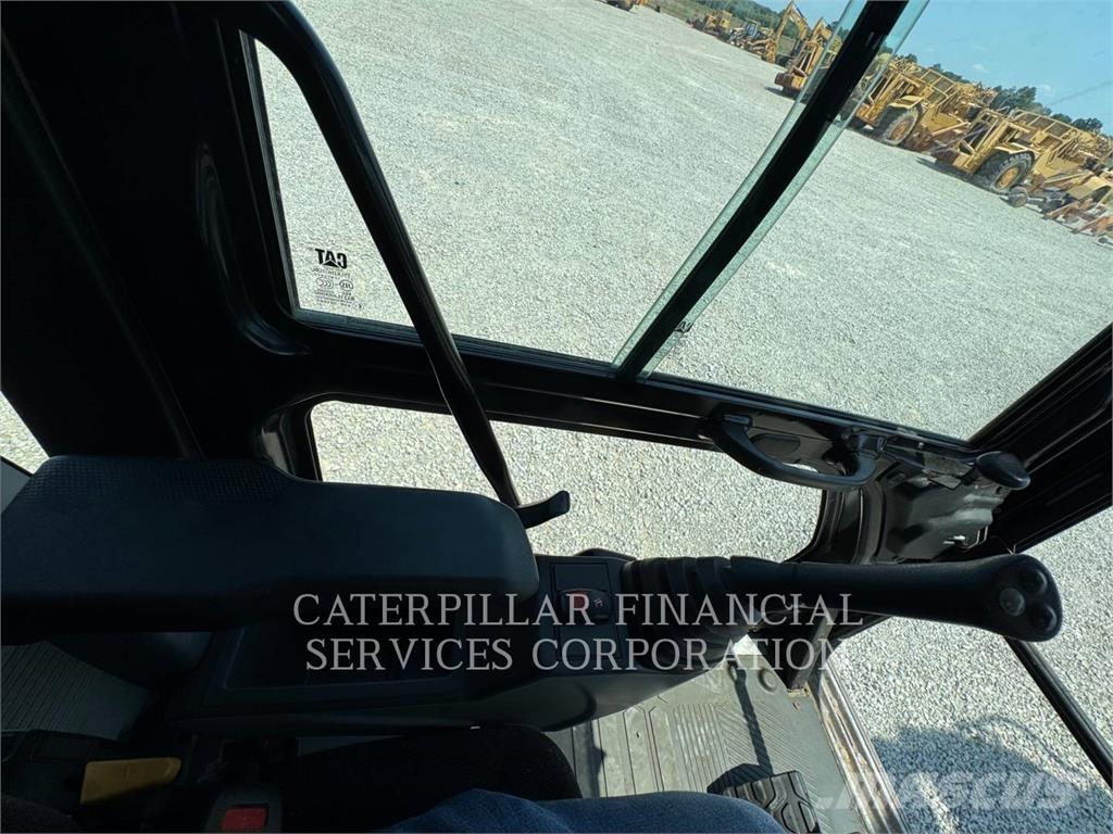 CAT 31707GC 대형 굴삭기 29톤 이상