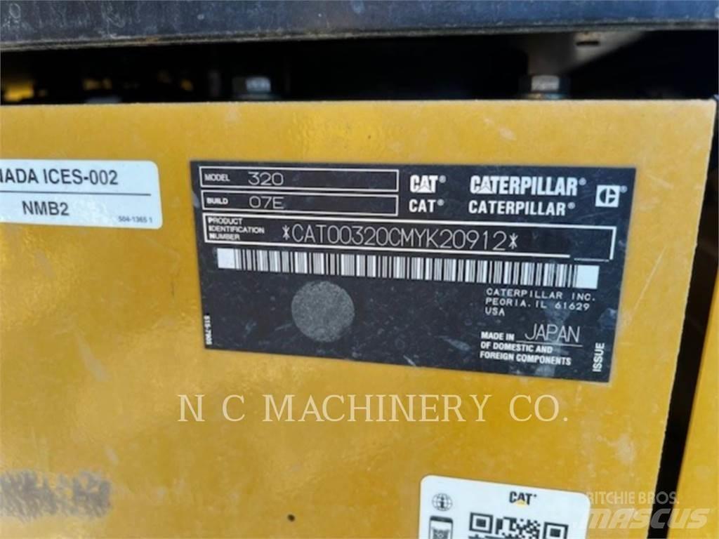 CAT 320 대형 굴삭기 29톤 이상