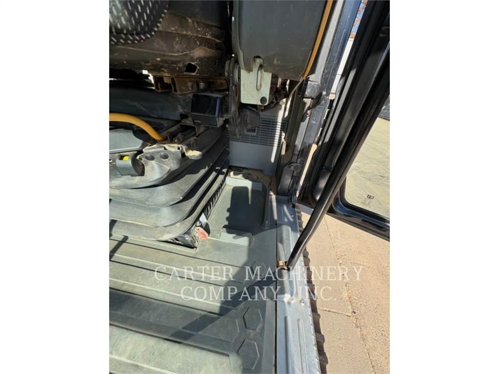 CAT 320 대형 굴삭기 29톤 이상