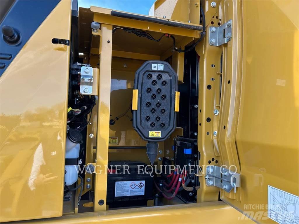 CAT 320 대형 굴삭기 29톤 이상