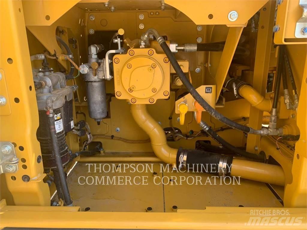 CAT 320 대형 굴삭기 29톤 이상