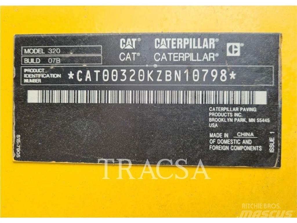 CAT 320 대형 굴삭기 29톤 이상