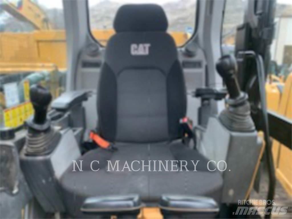 CAT 320 대형 굴삭기 29톤 이상
