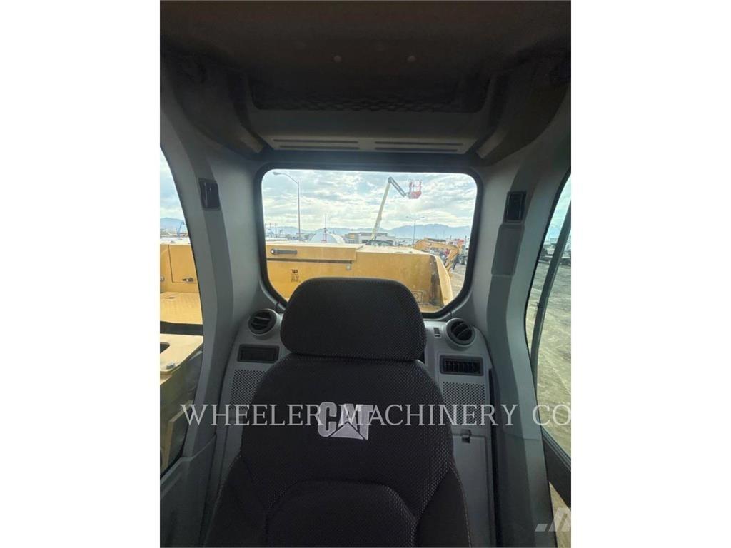 CAT 320 CF 대형 굴삭기 29톤 이상