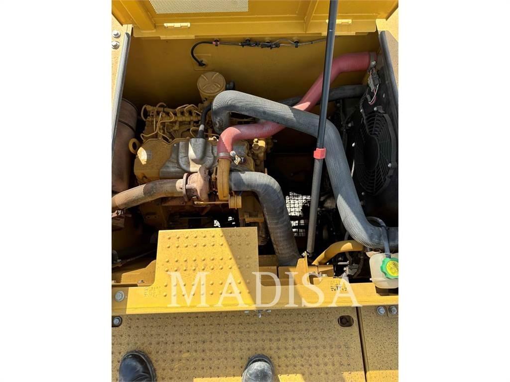 CAT 320 GC 대형 굴삭기 29톤 이상