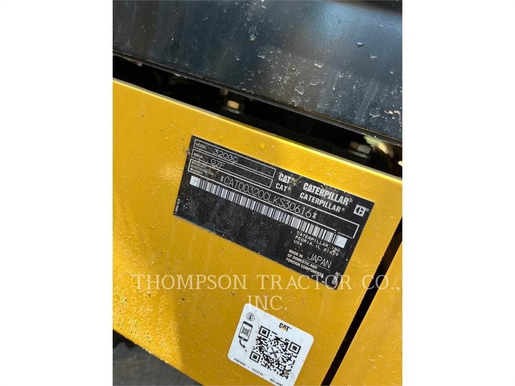 CAT 320-GC 대형 굴삭기 29톤 이상