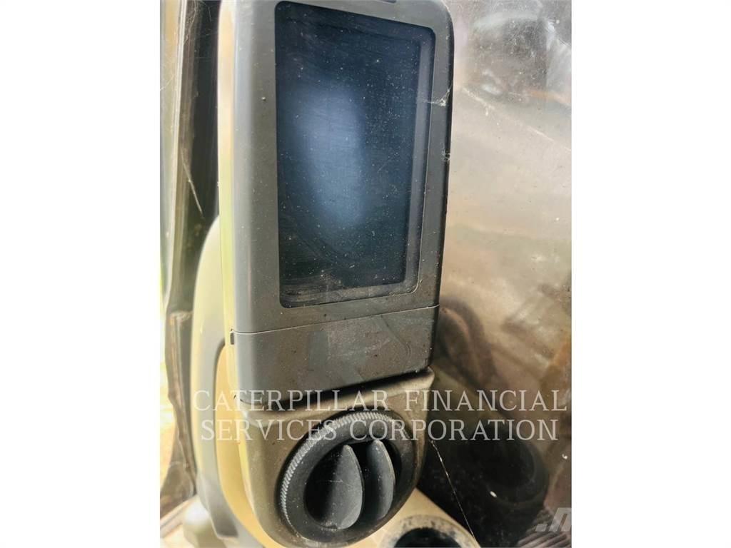 CAT 320D 대형 굴삭기 29톤 이상