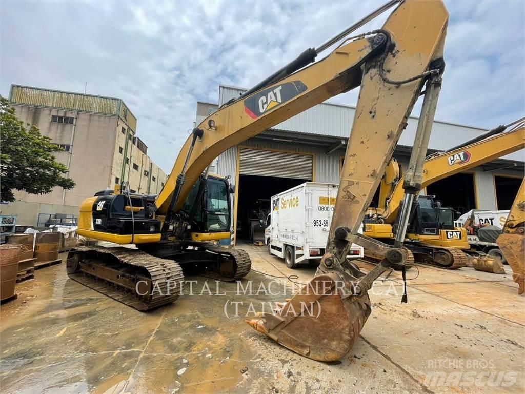 CAT 320D2 대형 굴삭기 29톤 이상