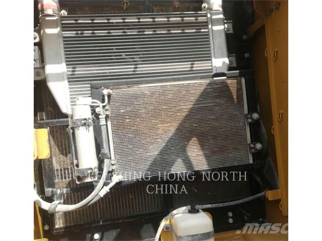 CAT 320D2 대형 굴삭기 29톤 이상