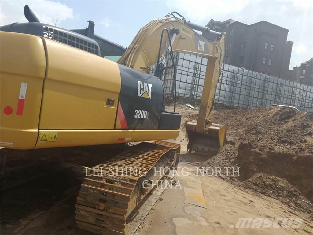 CAT 320D2 대형 굴삭기 29톤 이상