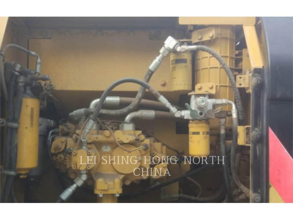 CAT 320D2 대형 굴삭기 29톤 이상