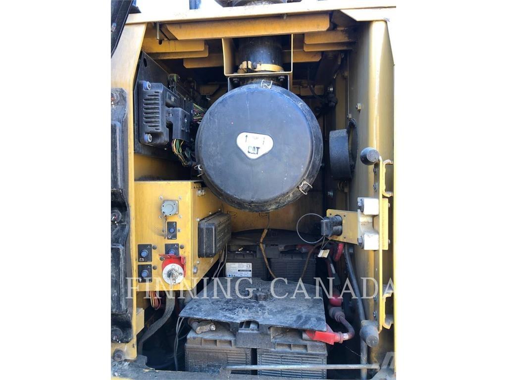 CAT 320D2 FM 굴삭기